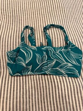 Ingrid & Isabel Teal and White Leaf Print Bikini Top